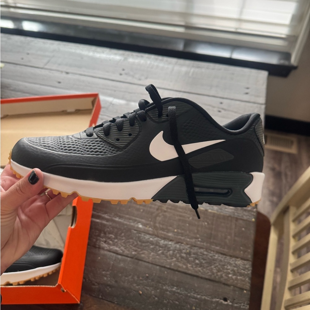 Nike Air Max golf shoes